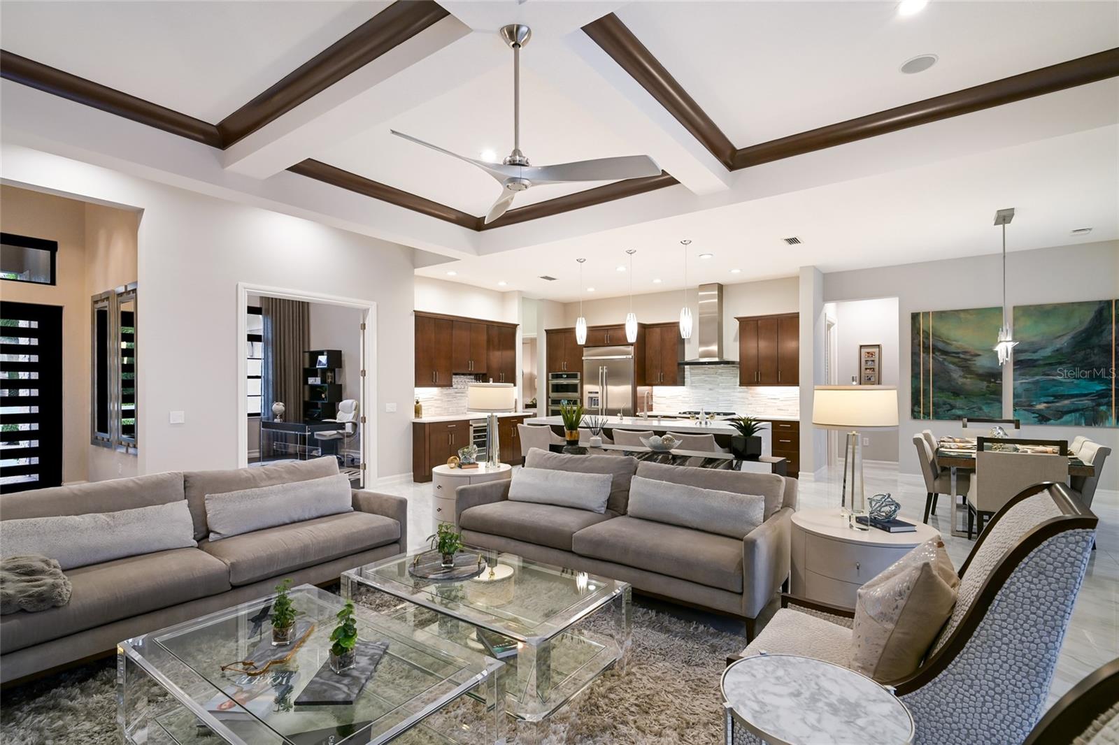 LAKE CLUB - Residential