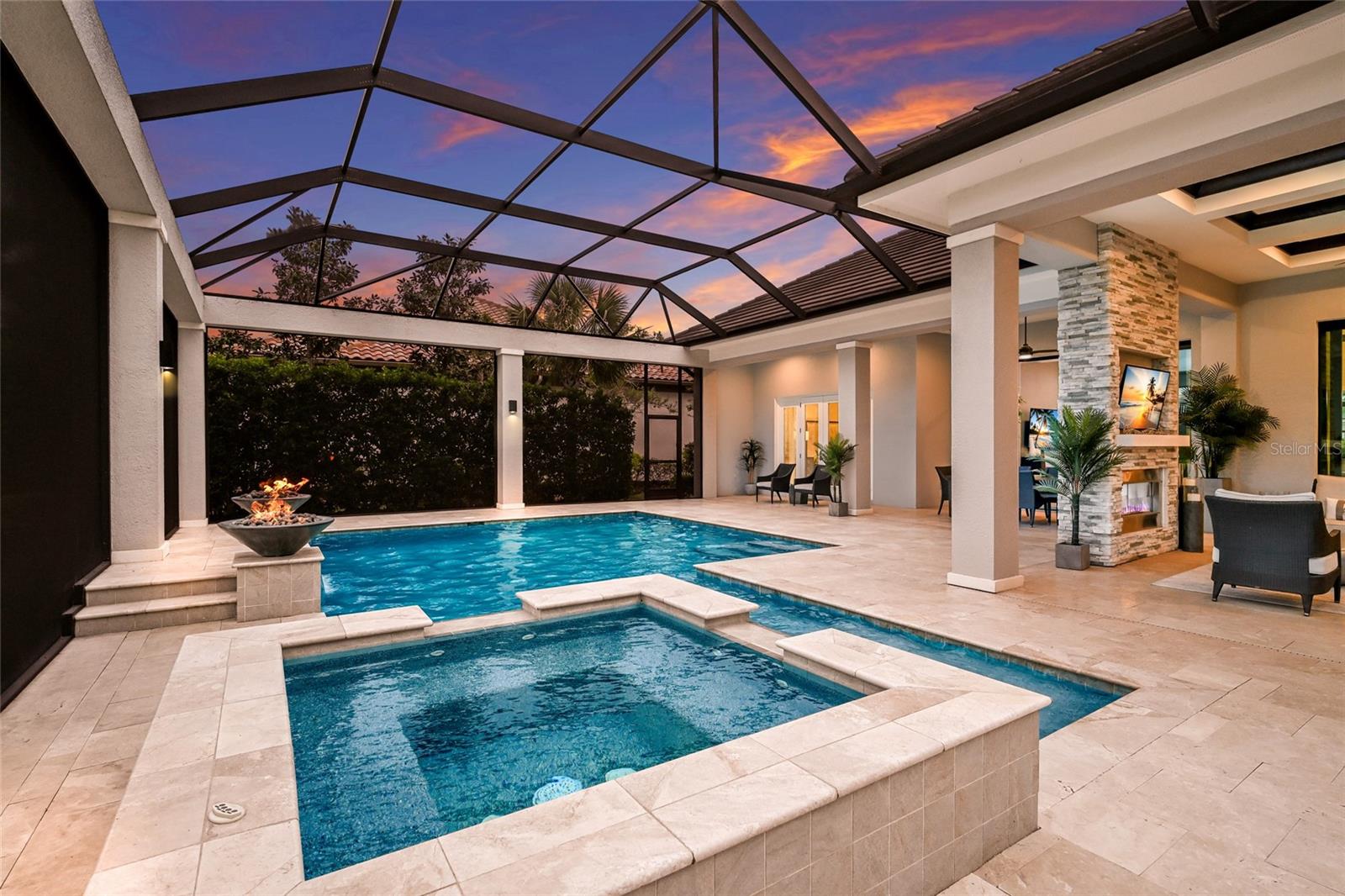 LAKE CLUB - Residential