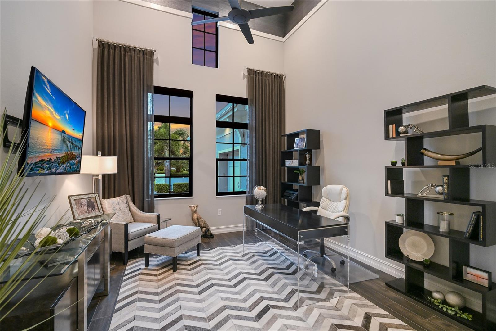 LAKE CLUB - Residential