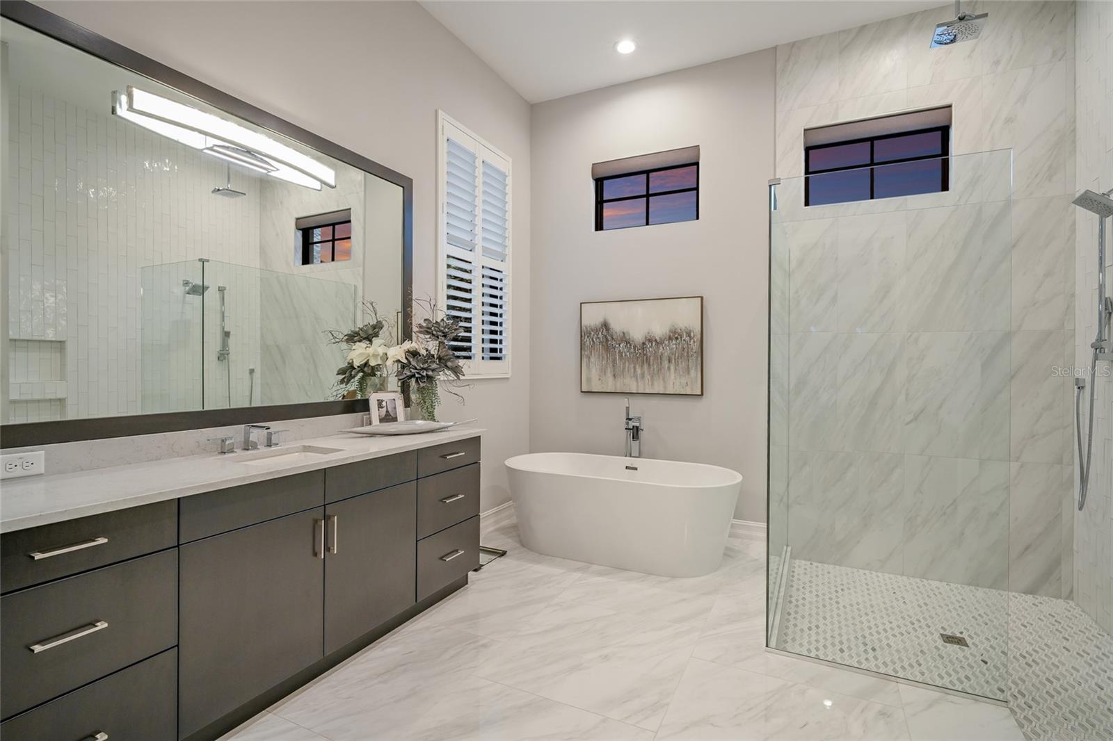 LAKE CLUB - Residential