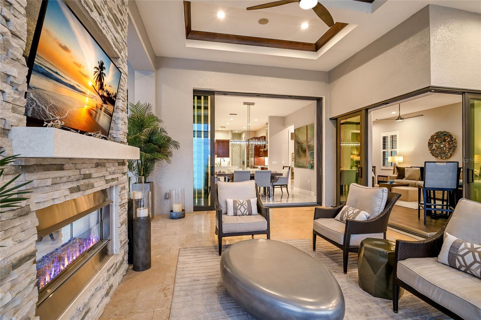 LAKE CLUB - Residential