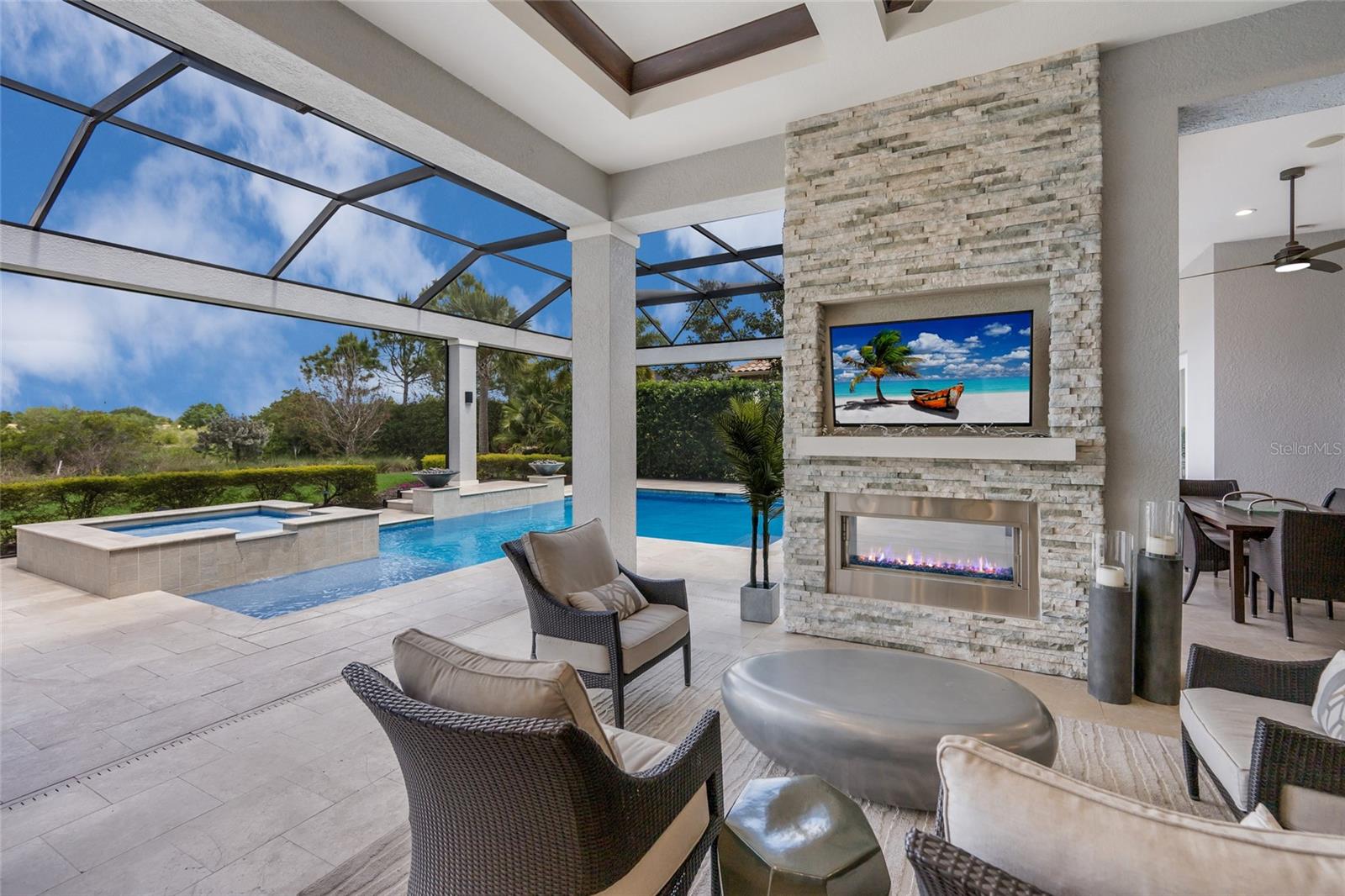 LAKE CLUB - Residential