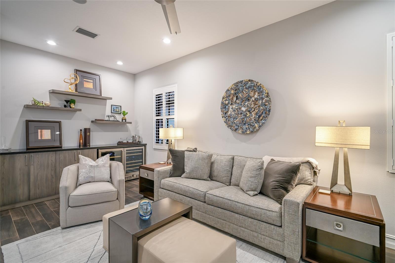 LAKE CLUB - Residential