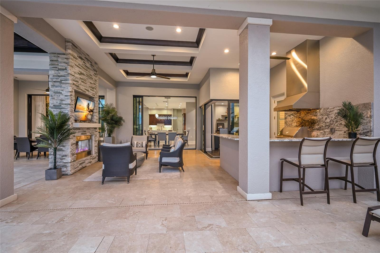 LAKE CLUB - Residential