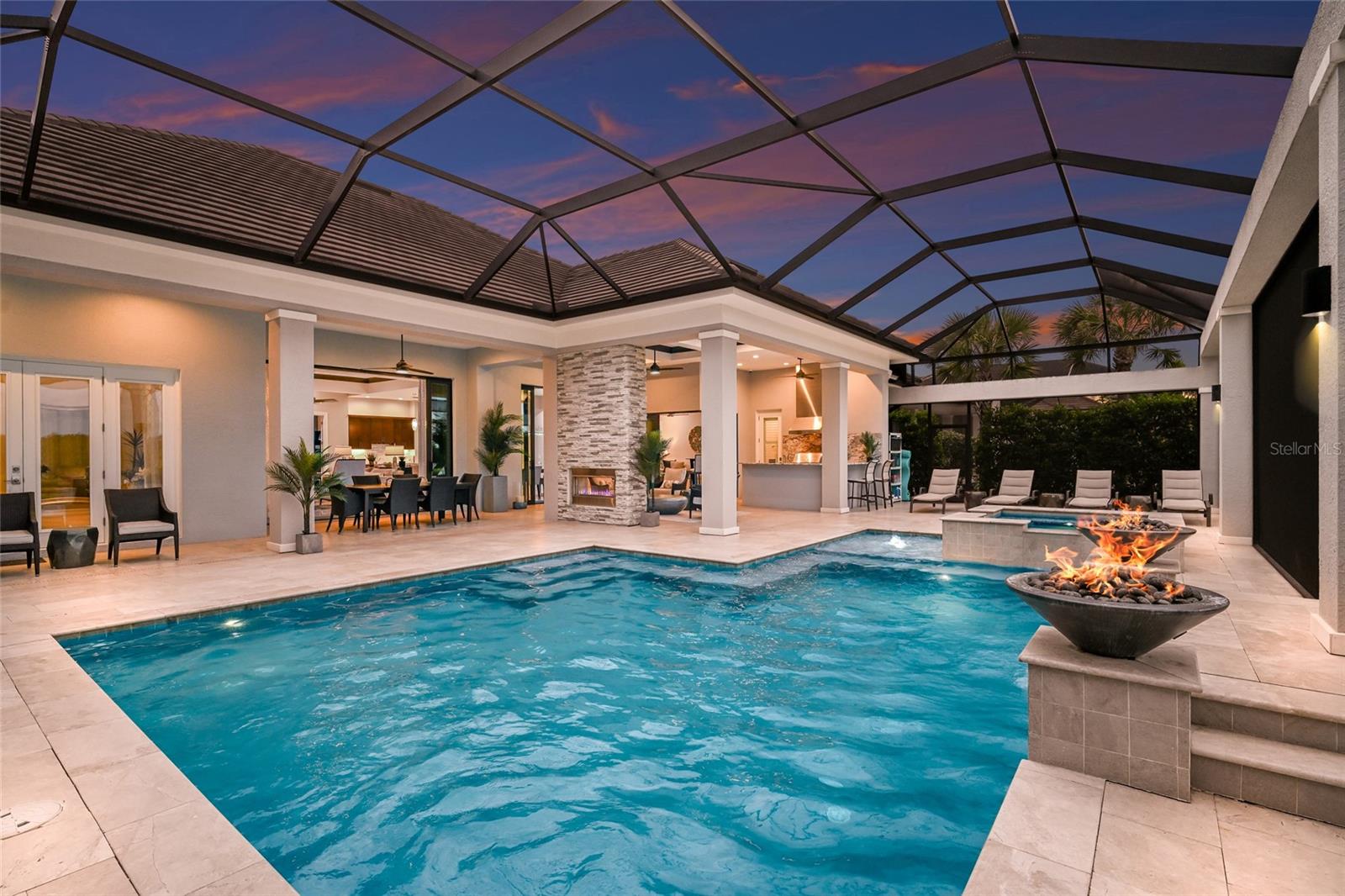 LAKE CLUB - Residential