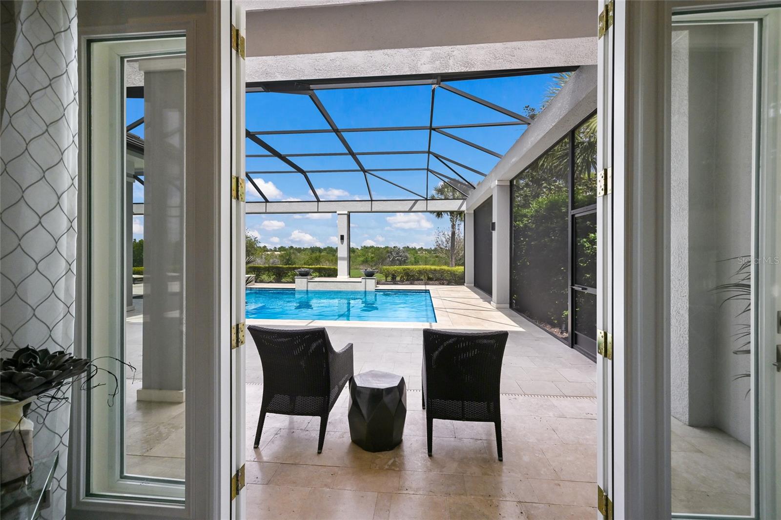 LAKE CLUB - Residential