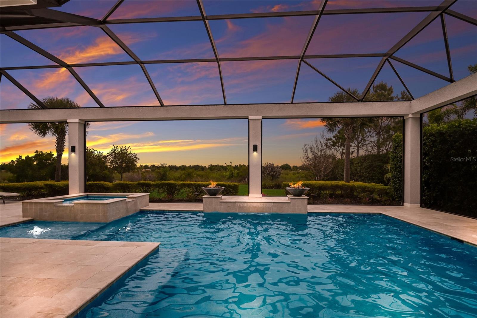 LAKE CLUB - Residential