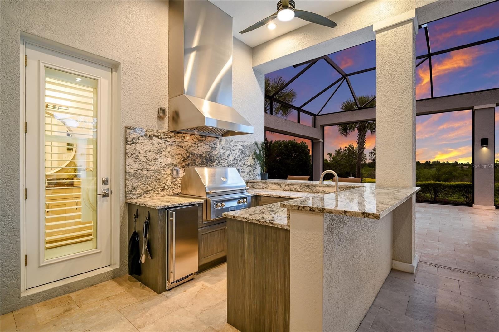 LAKE CLUB - Residential