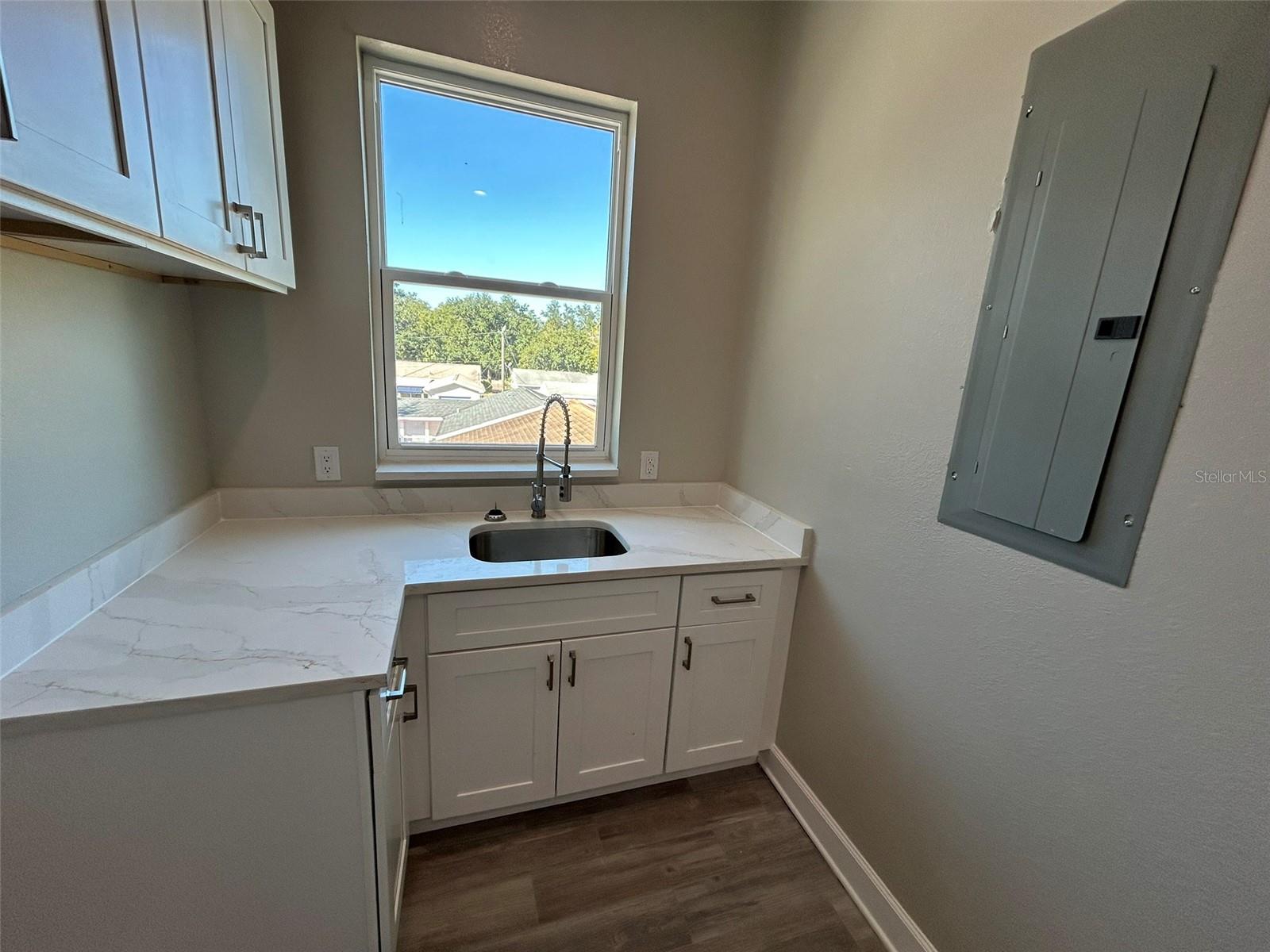 EUCLID MANOR - Residential