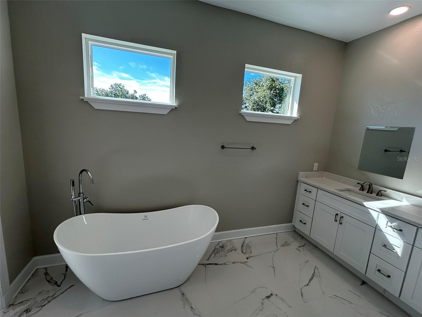 EUCLID MANOR - Residential