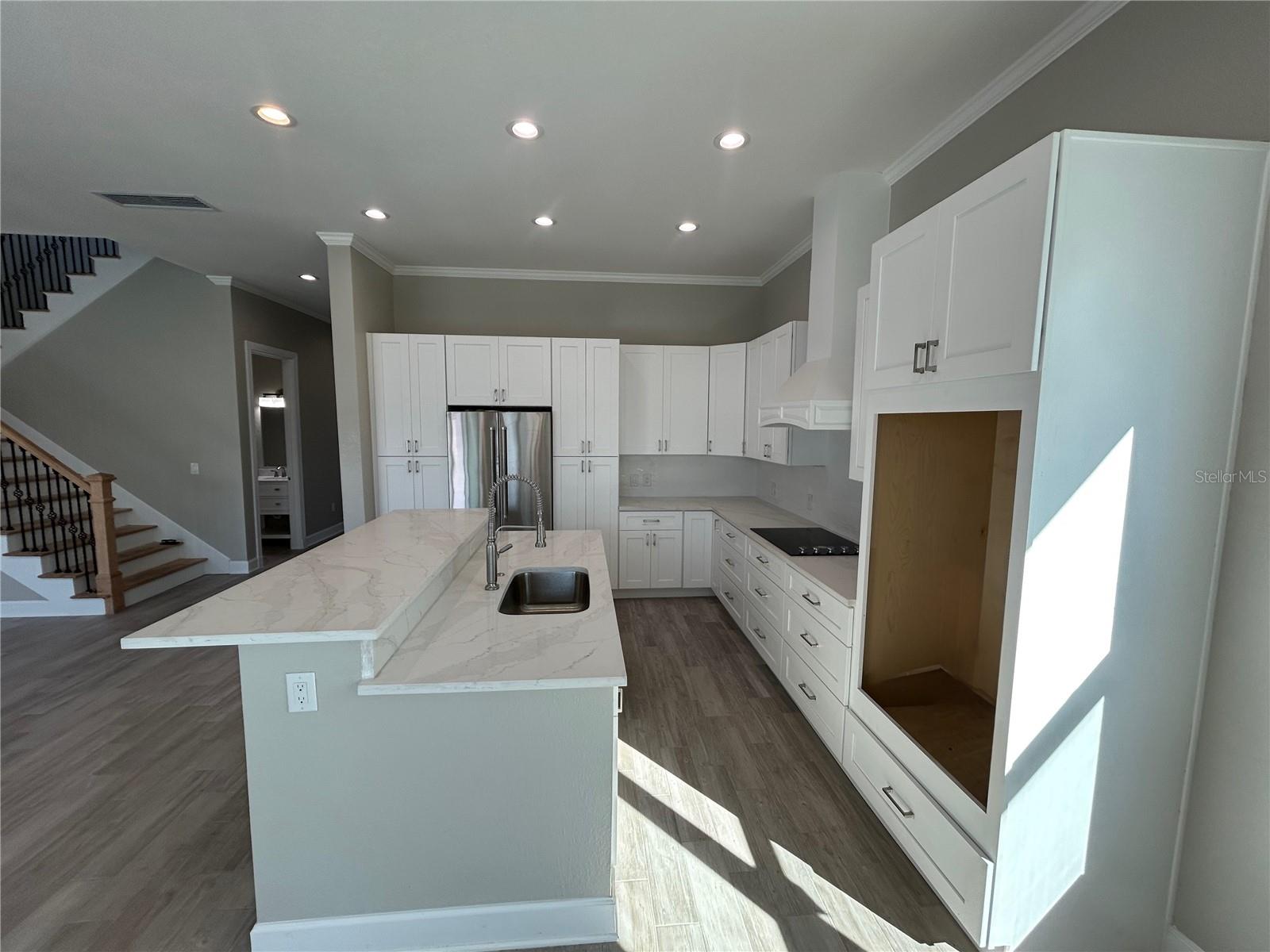 EUCLID MANOR - Residential