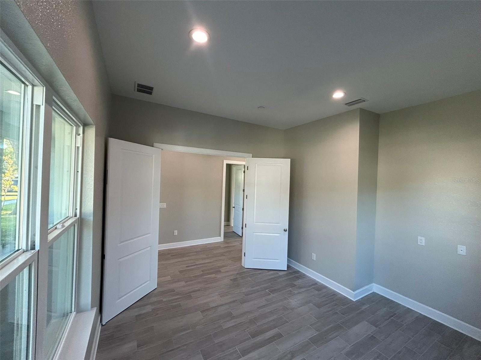 EUCLID MANOR - Residential