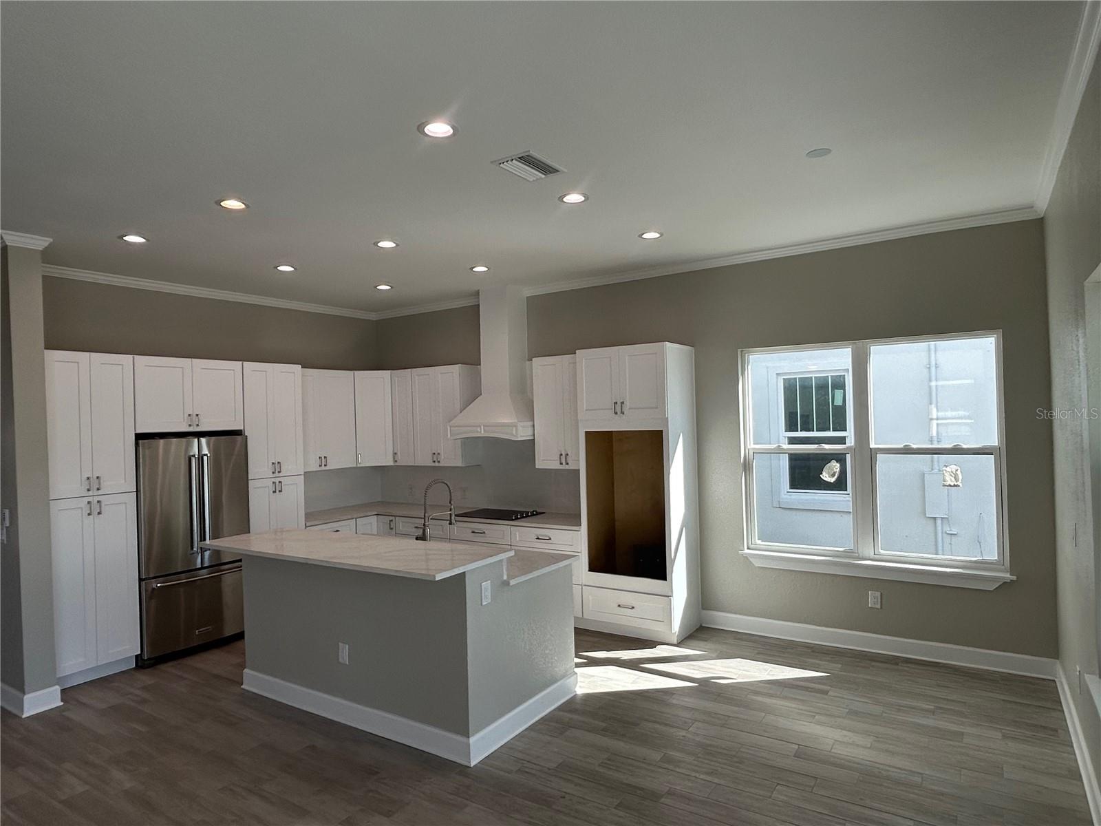 EUCLID MANOR - Residential