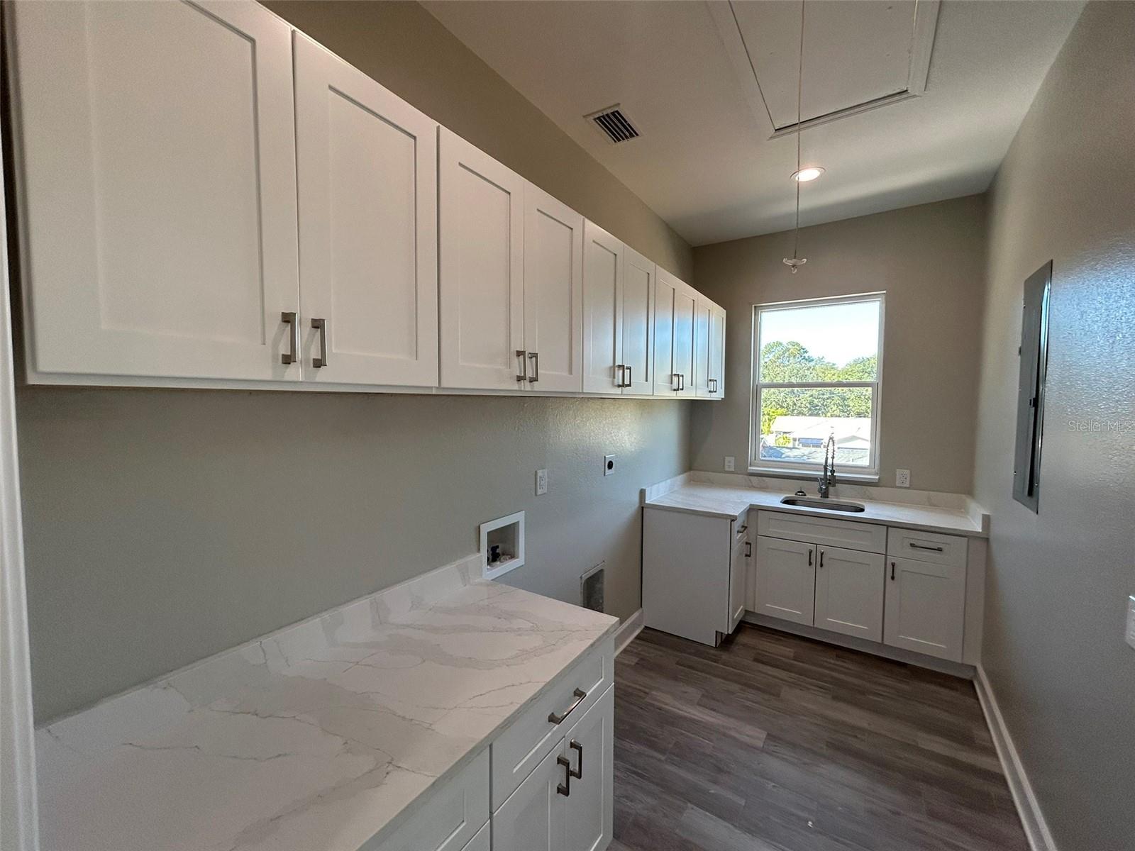 EUCLID MANOR - Residential