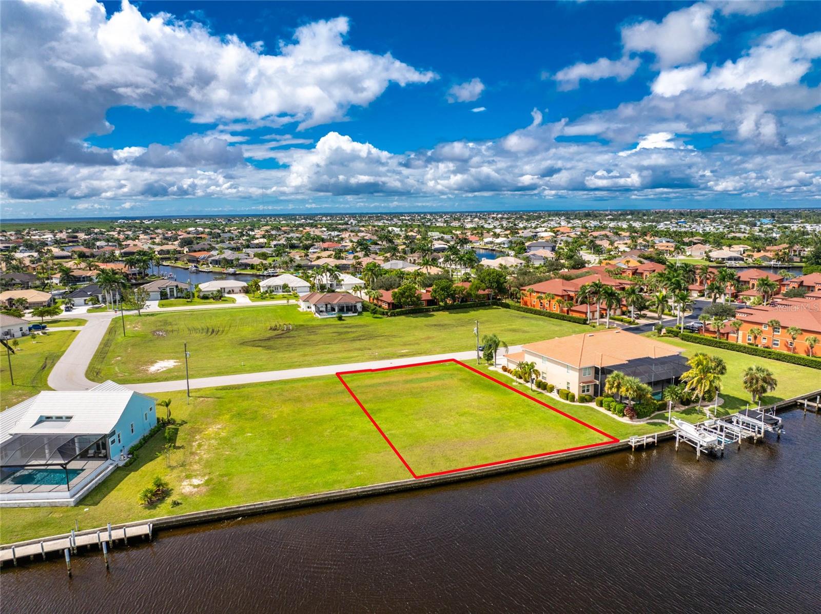 PUNTA GORDA ISLES SEC 15 - Land