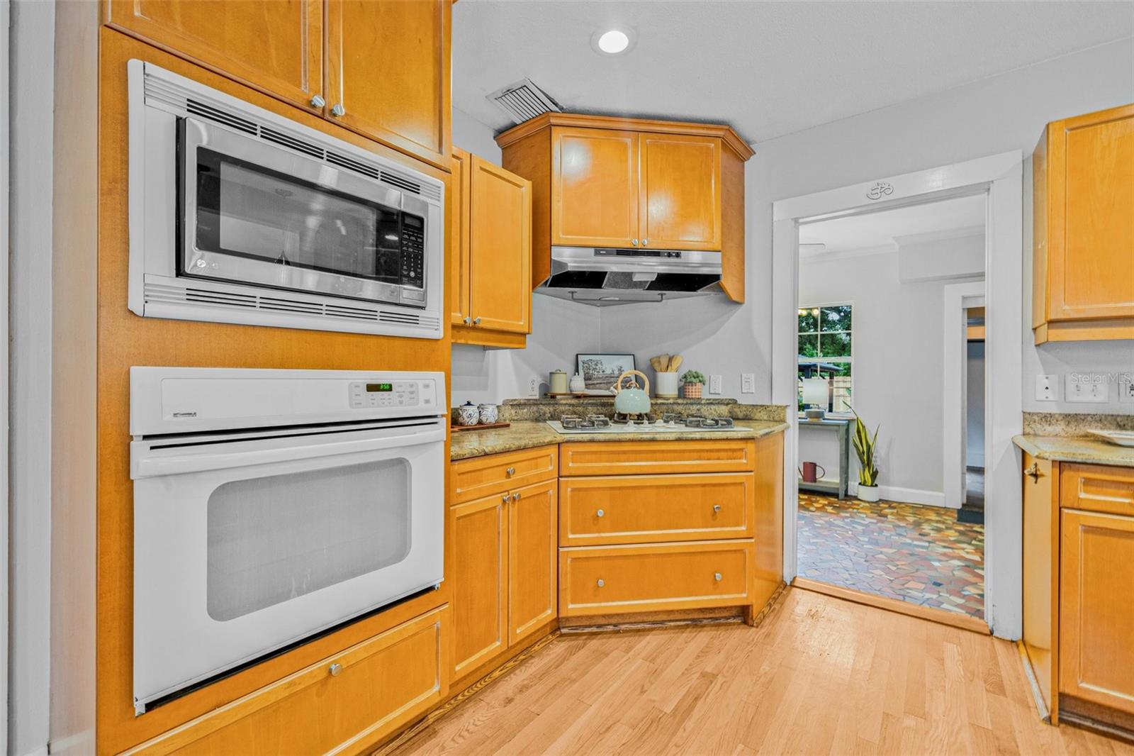POWERS BAYVIEW ESTATES - Residential Lease