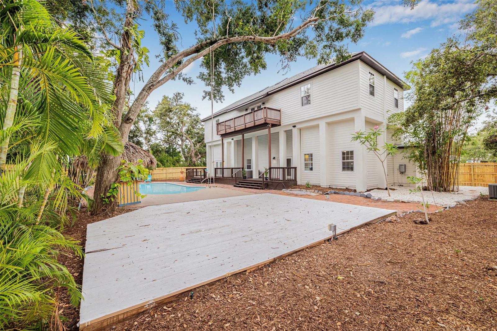 POWERS BAYVIEW ESTATES - Residential Lease
