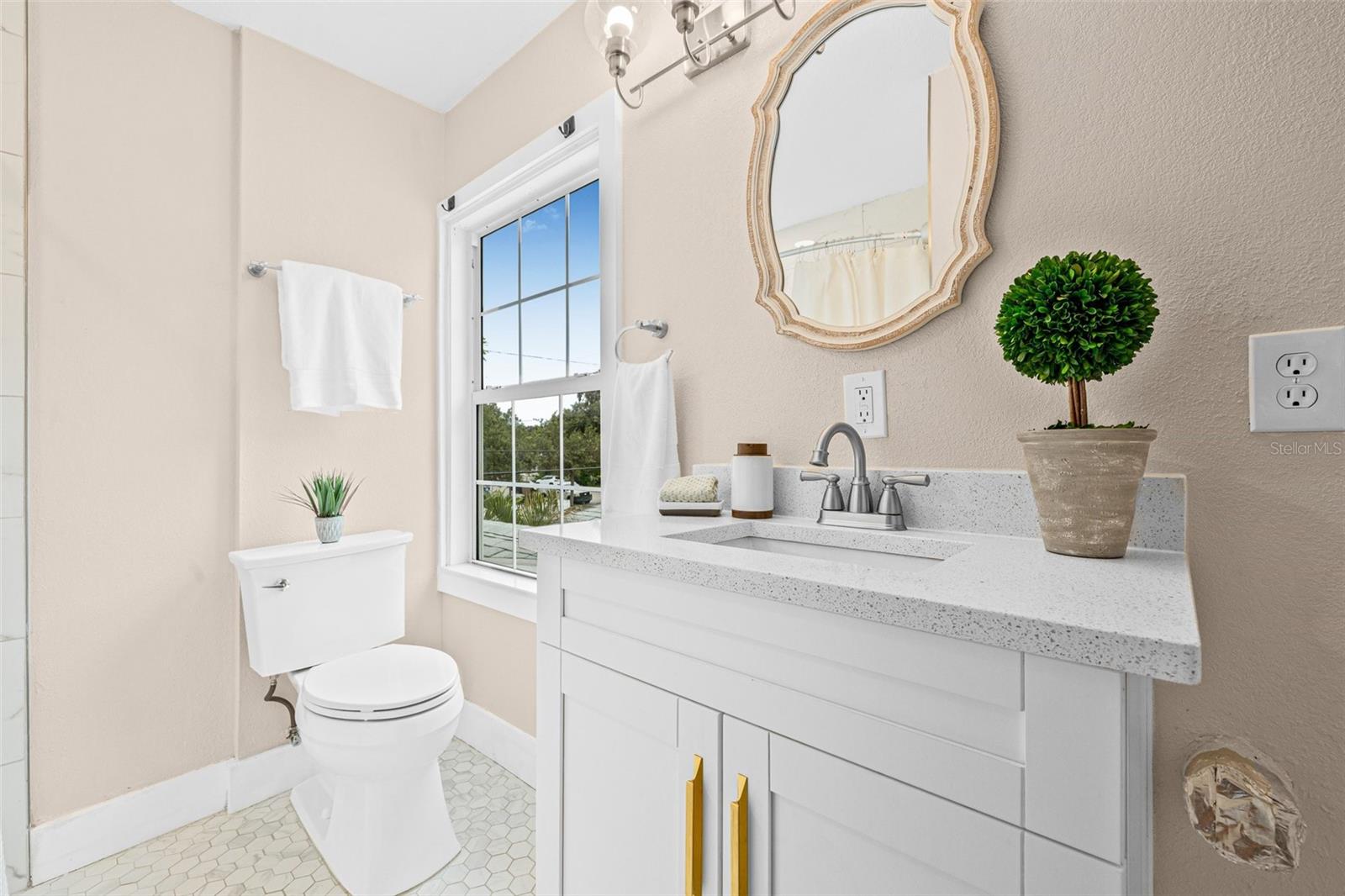 POWERS BAYVIEW ESTATES - Residential Lease