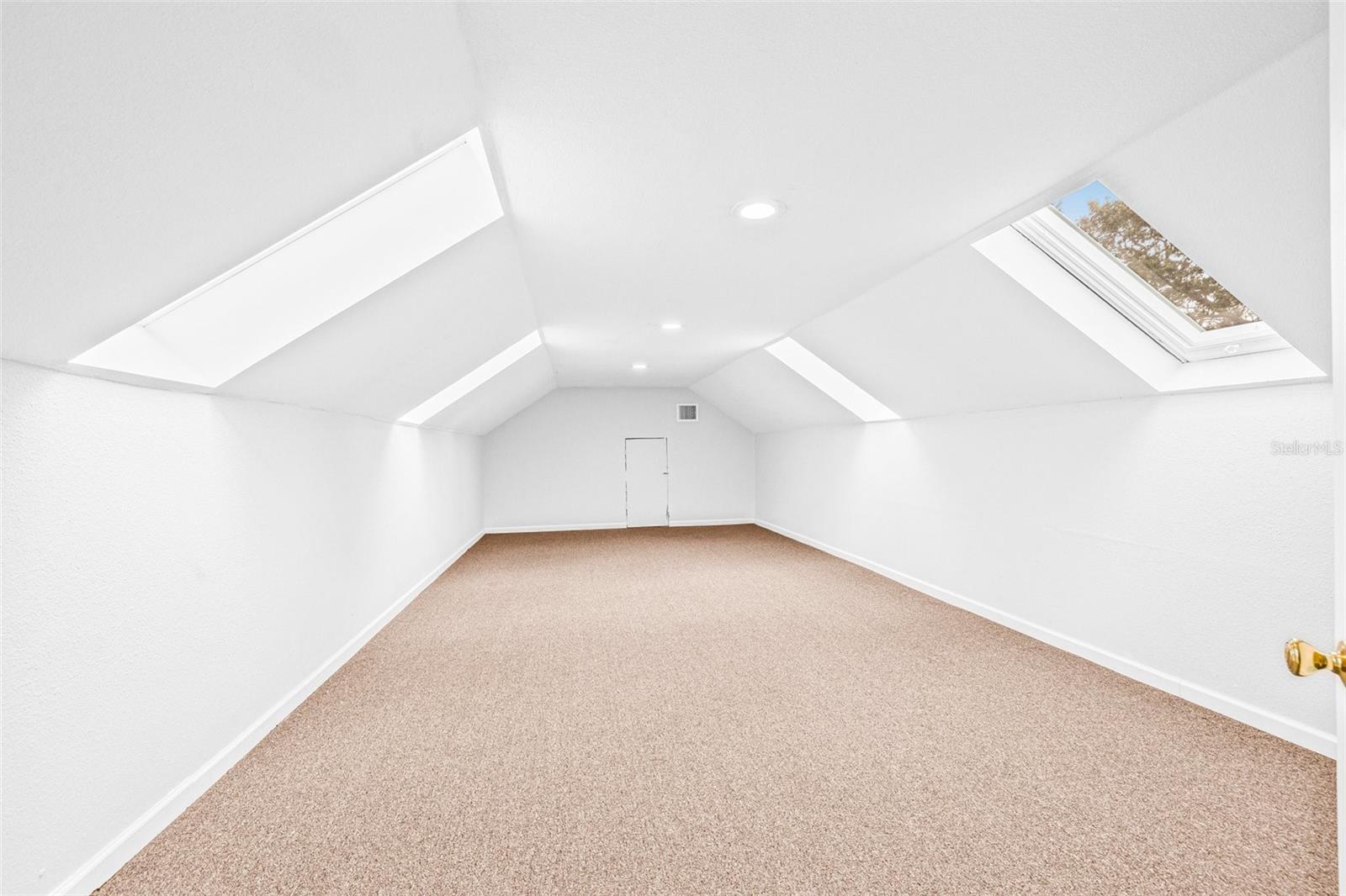 POWERS BAYVIEW ESTATES - Residential Lease