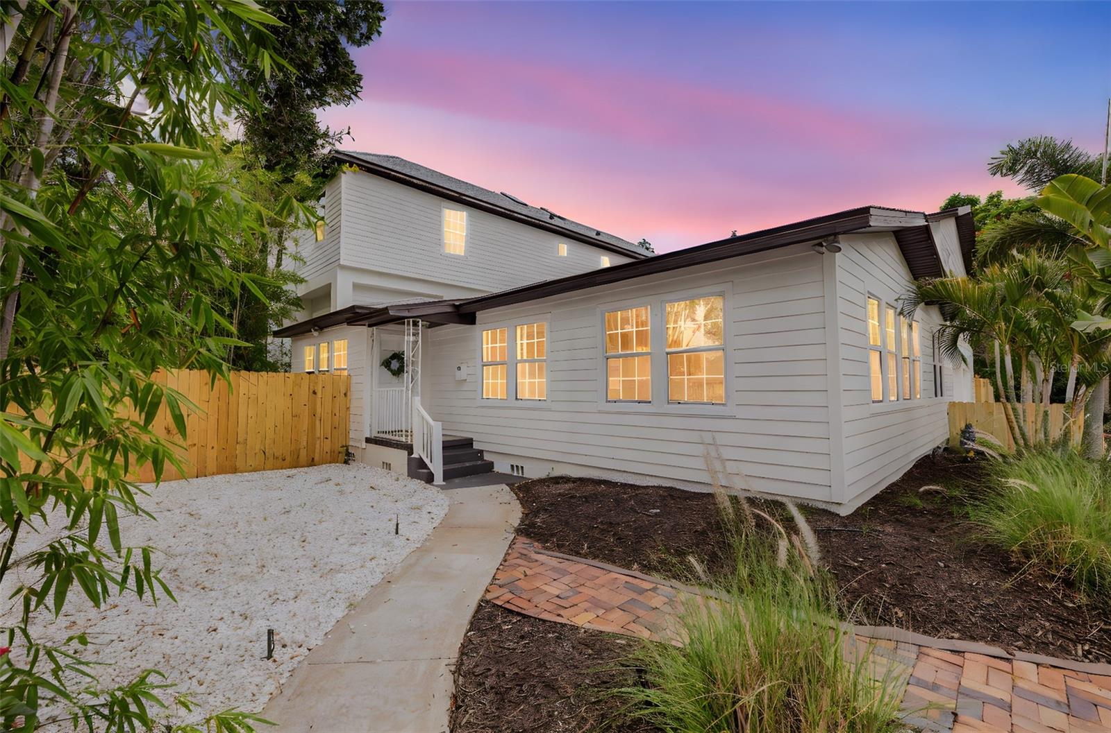 POWERS BAYVIEW ESTATES - Residential Lease