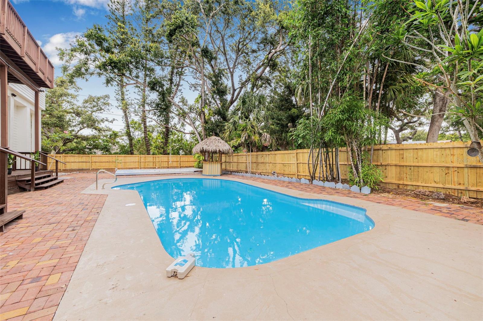 POWERS BAYVIEW ESTATES - Residential Lease