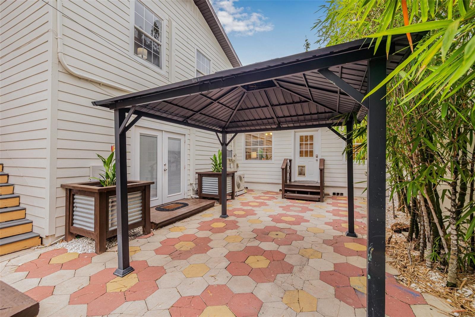 POWERS BAYVIEW ESTATES - Residential Lease