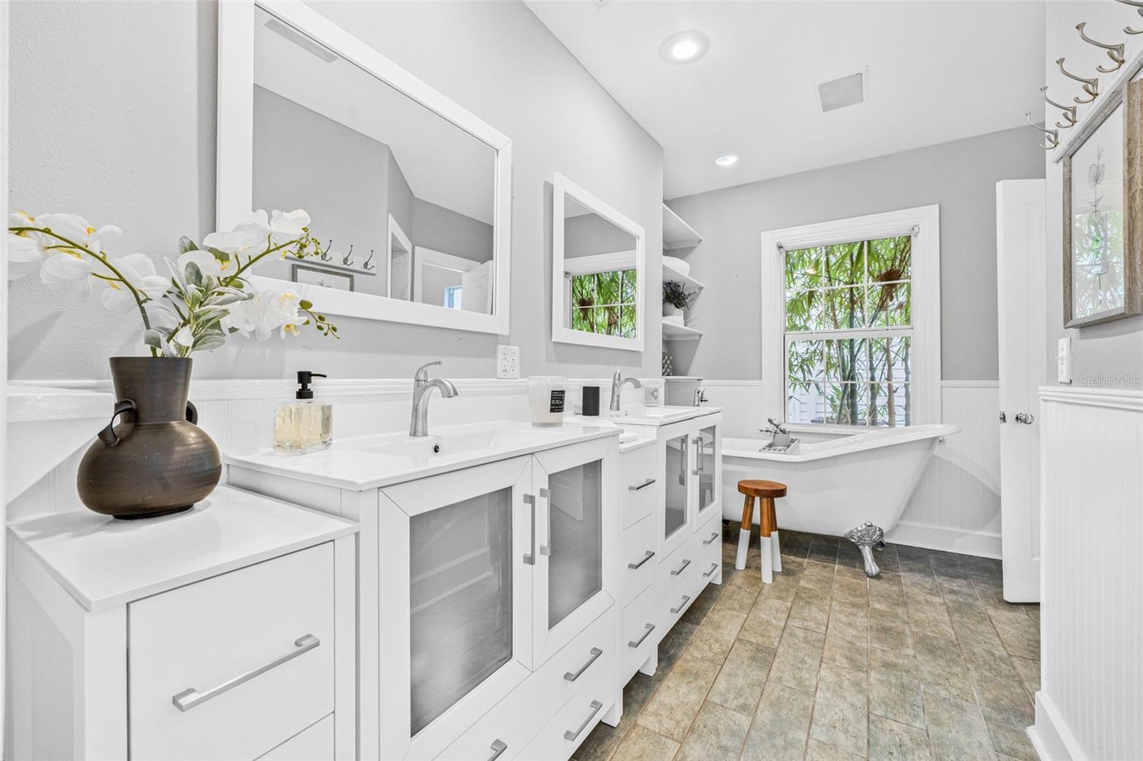 POWERS BAYVIEW ESTATES - Residential Lease