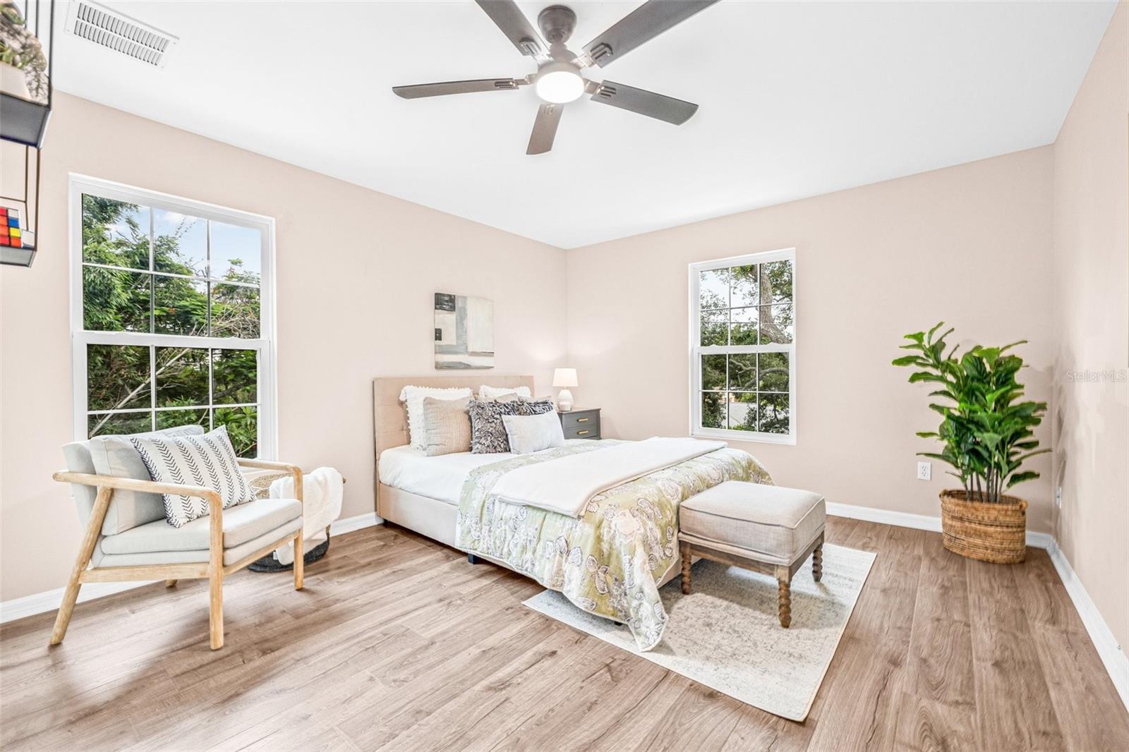 POWERS BAYVIEW ESTATES - Residential Lease