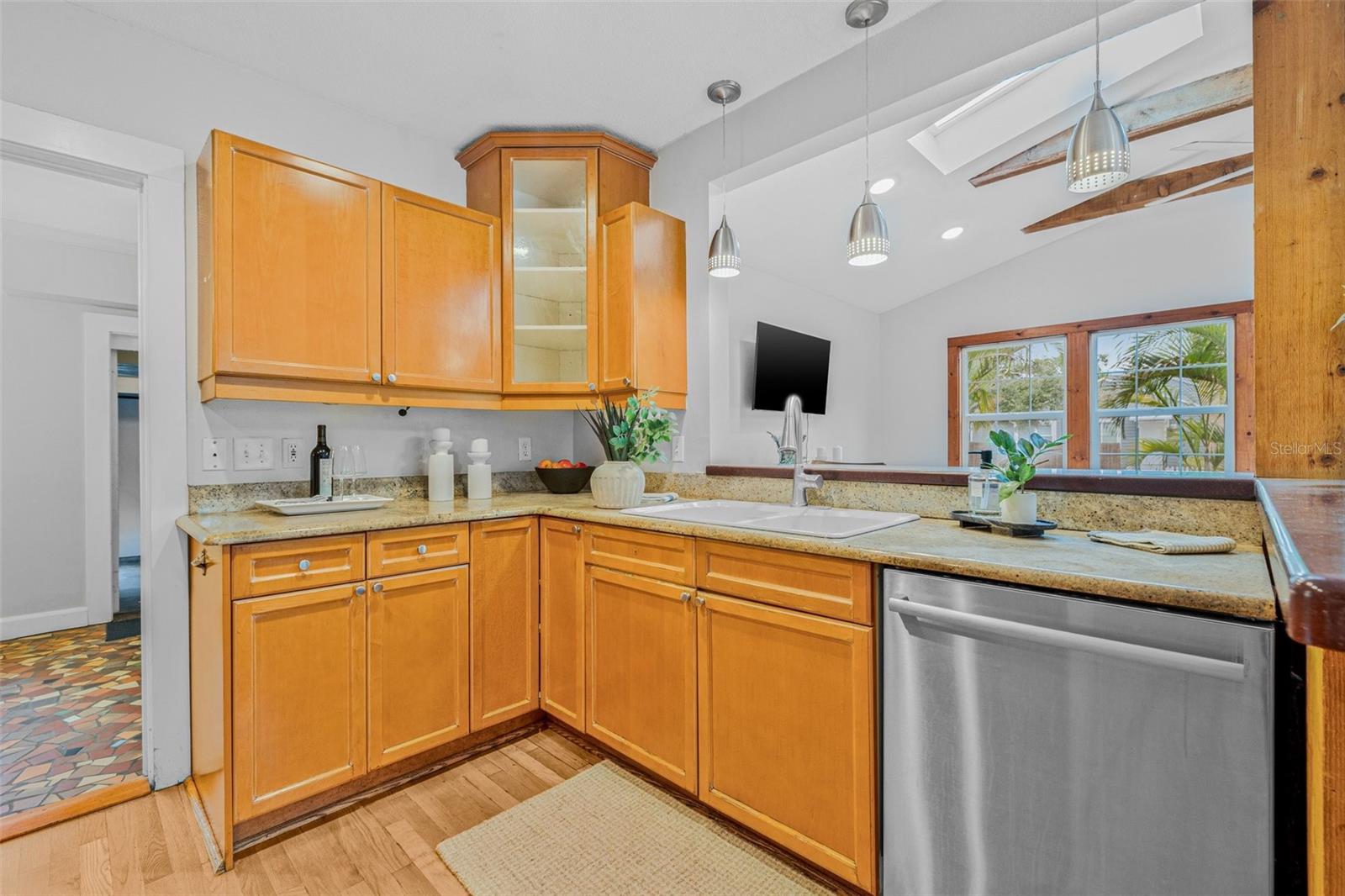 POWERS BAYVIEW ESTATES - Residential Lease