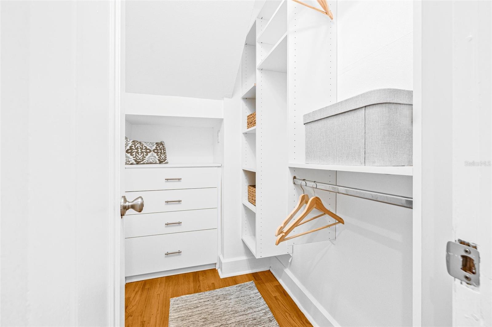 POWERS BAYVIEW ESTATES - Residential Lease