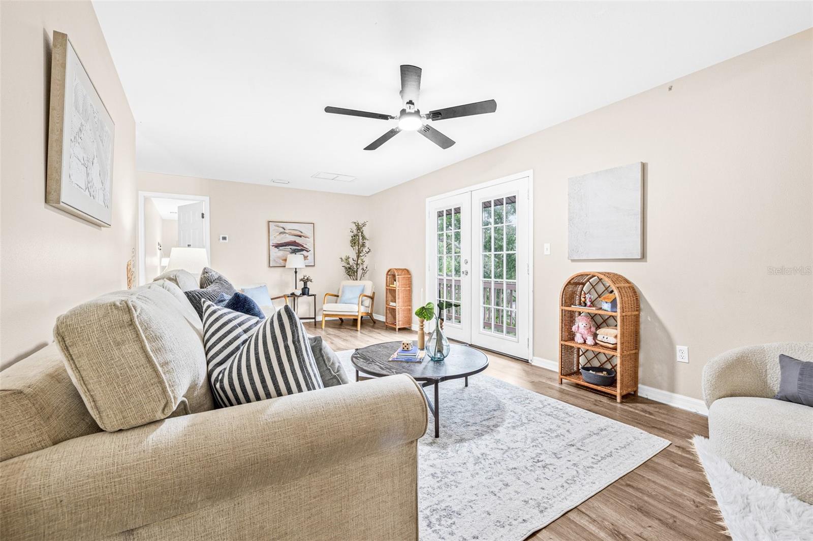 POWERS BAYVIEW ESTATES - Residential Lease