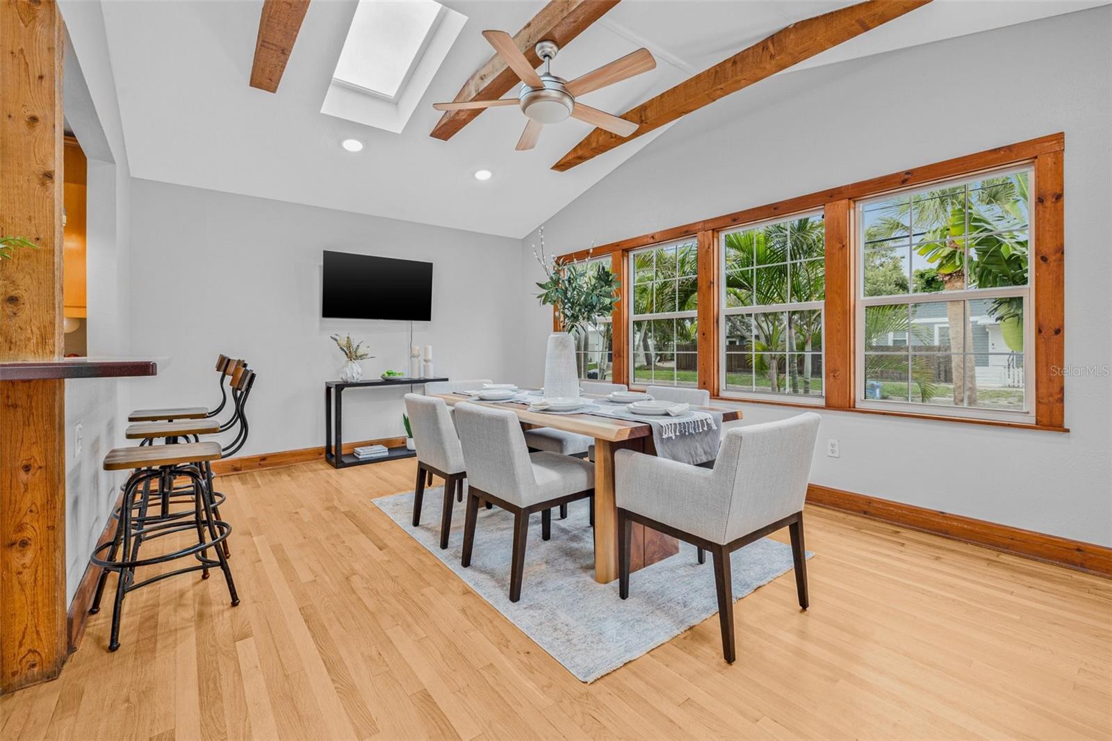 POWERS BAYVIEW ESTATES - Residential Lease