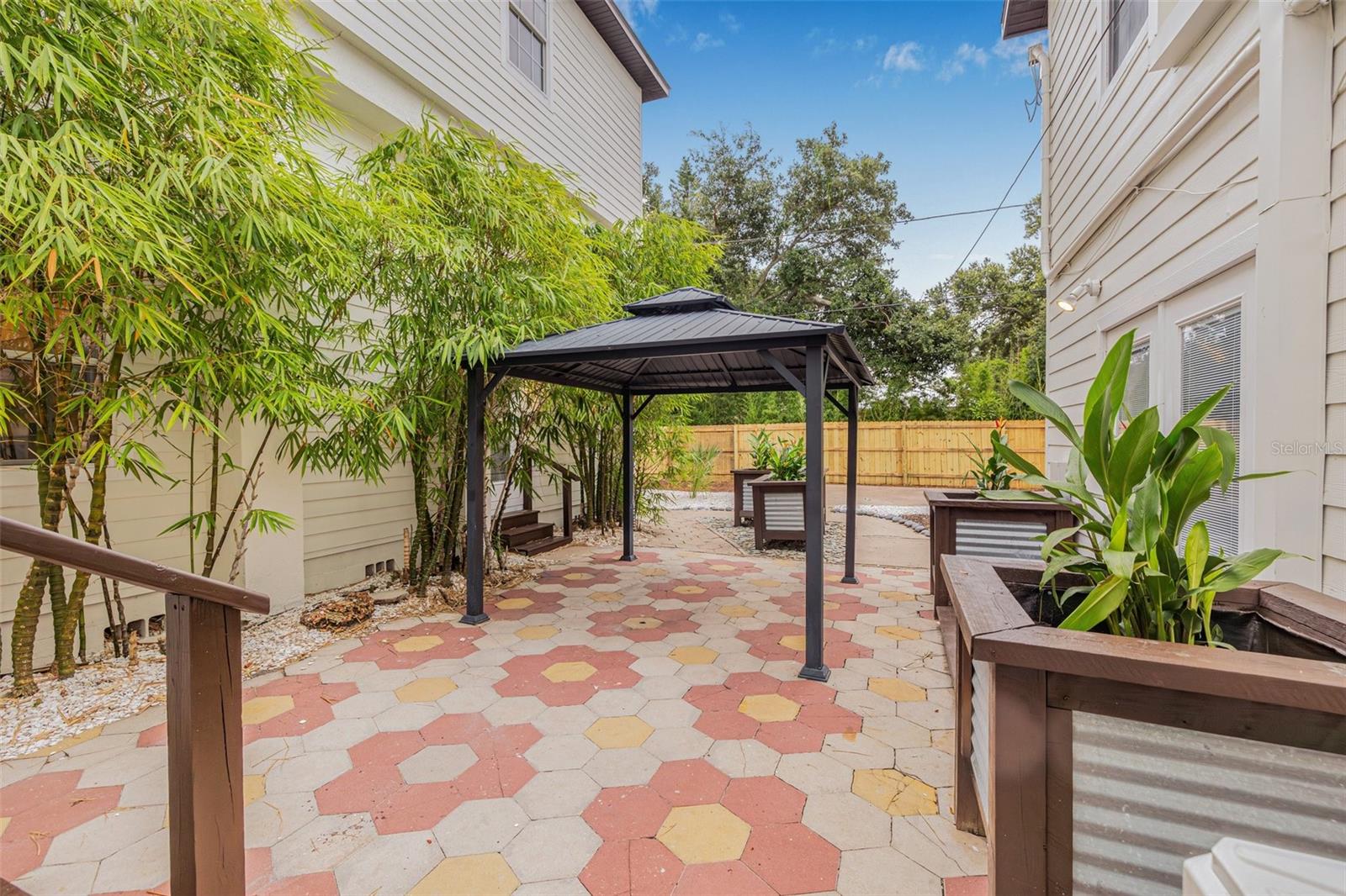 POWERS BAYVIEW ESTATES - Residential Lease