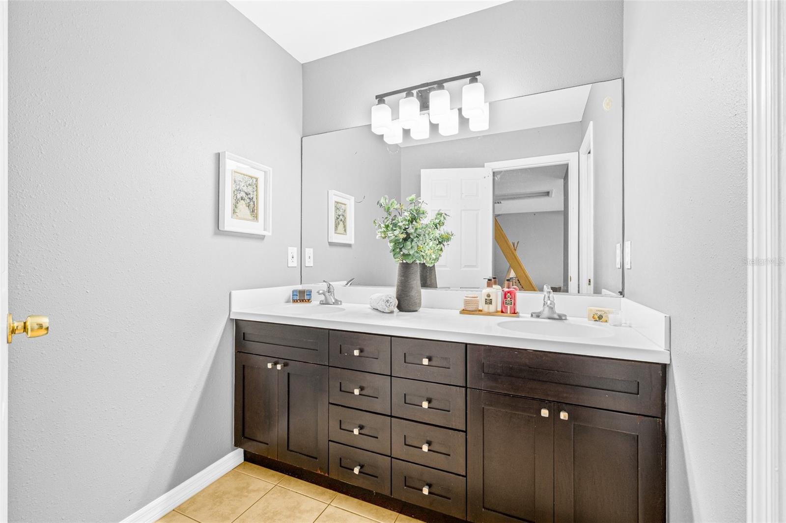 POWERS BAYVIEW ESTATES - Residential Lease