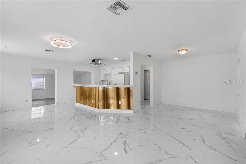 2256 SMATHER CIRCLE S