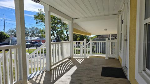 A home in AUBURNDALE