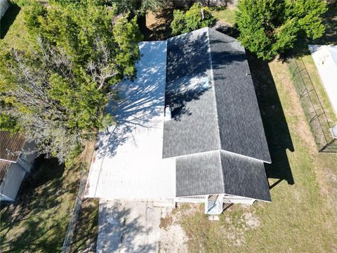 A home in AUBURNDALE