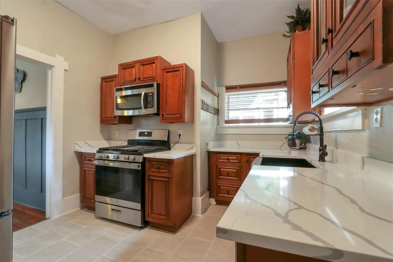 416 E ANDERSON STREET