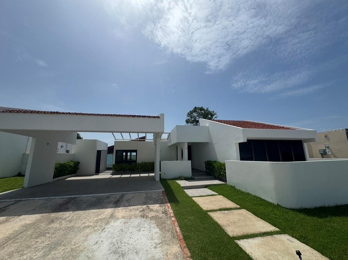 Spacious 3-bedroom 3 bathroom, open living spaces, private pool, gated community and access to tennis courts , walking trails and beach just minutes away