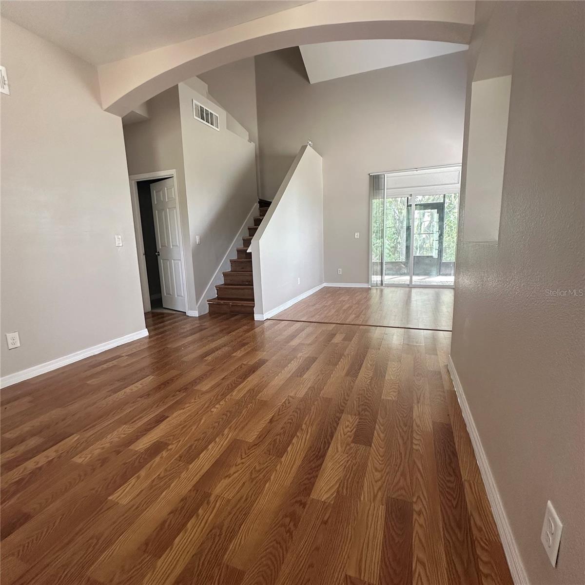 735 NEUMANN VILLAGE COURT