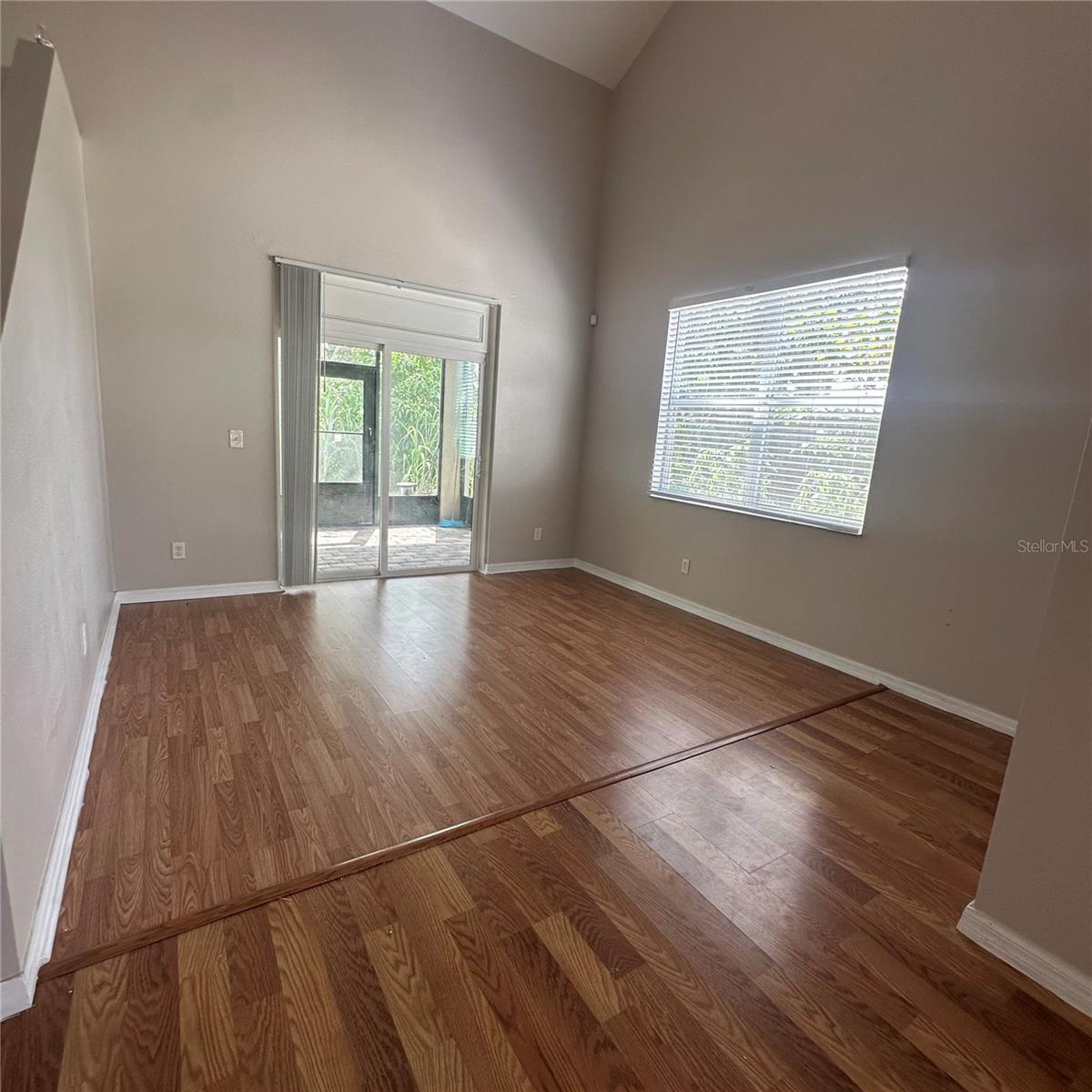 735 NEUMANN VILLAGE COURT