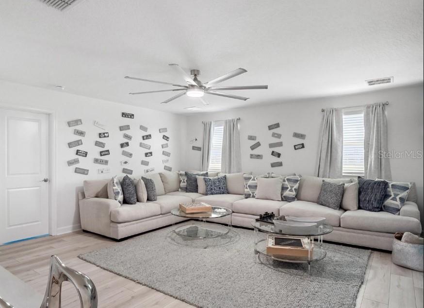 STONEYBROOK SOUTH NORTH PRCL PH 1 - Residential Lease