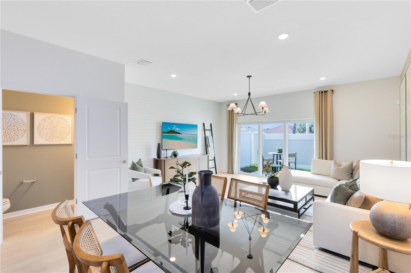 HARBOR SQUARE - Residential