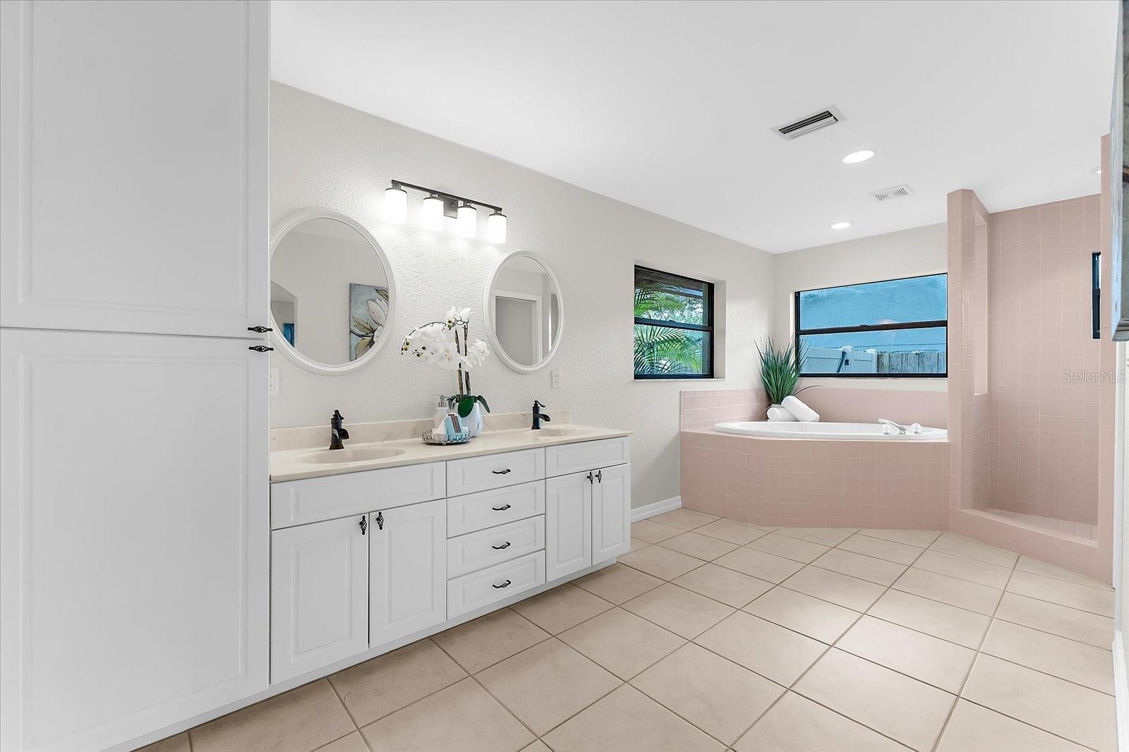 FRANK ESTATES - Residential