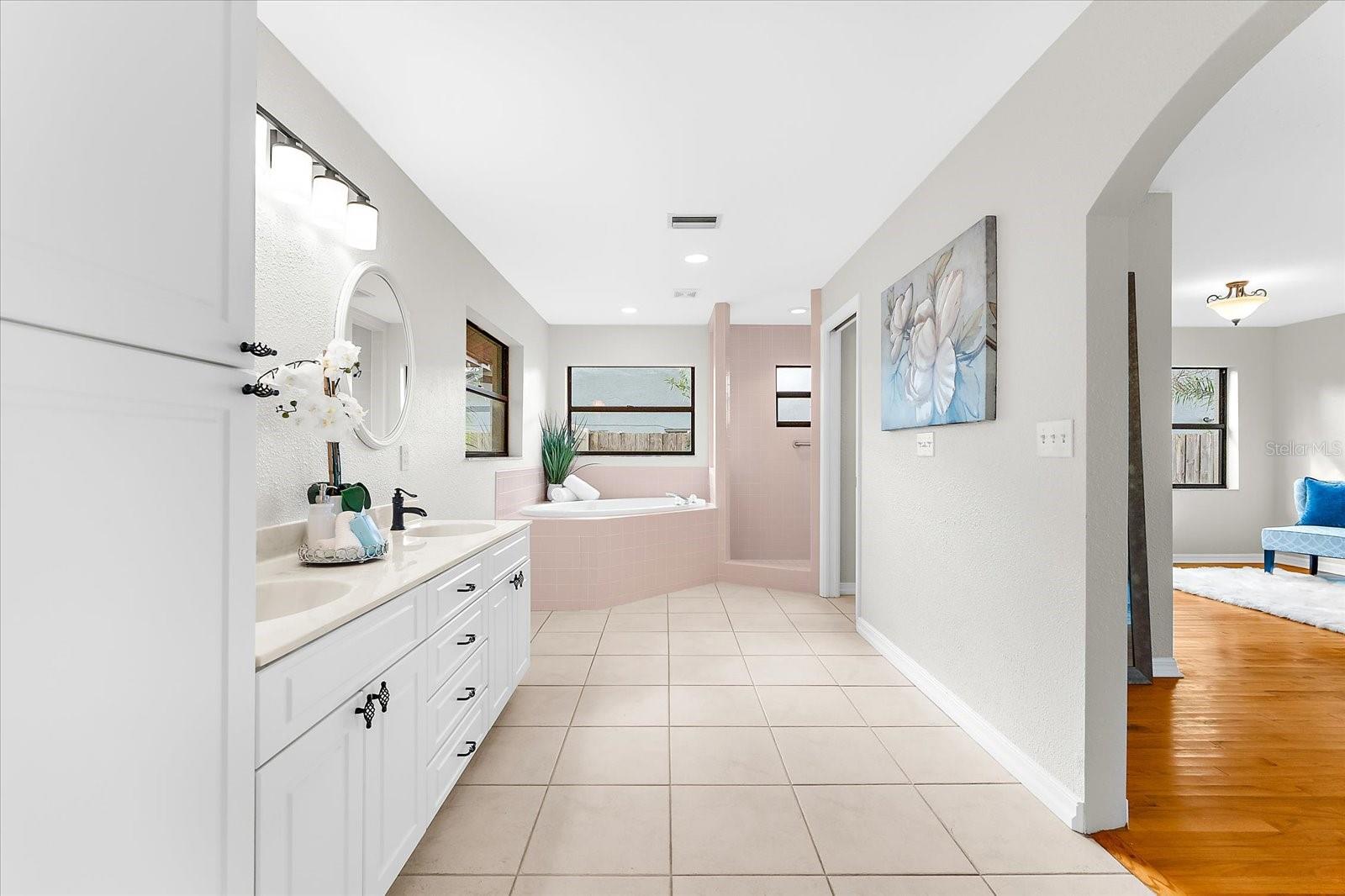 FRANK ESTATES - Residential