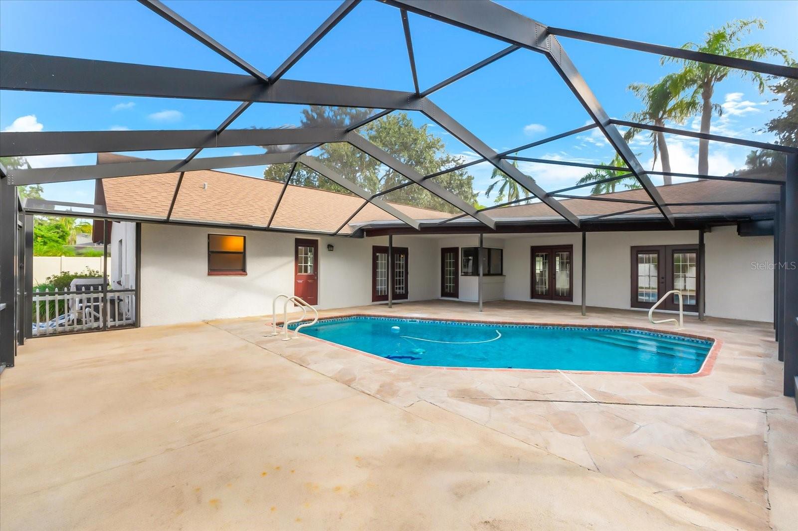 FRANK ESTATES - Residential