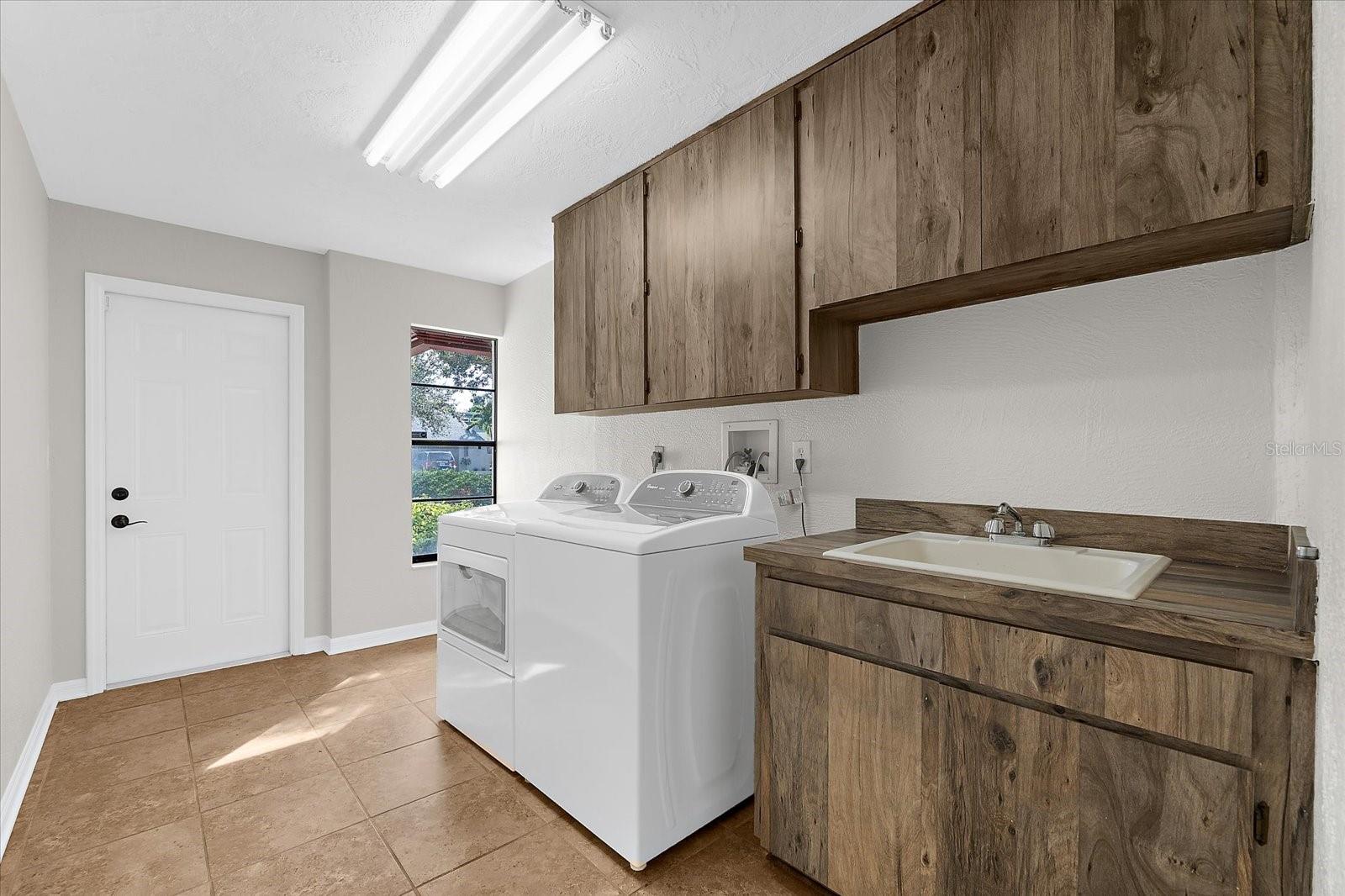 FRANK ESTATES - Residential