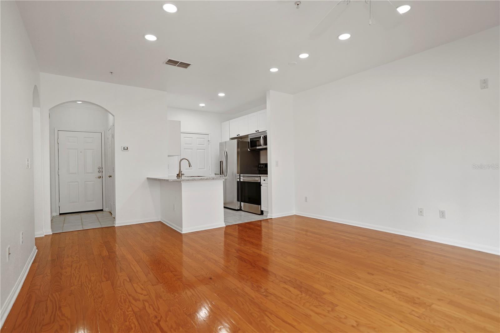RESIDENCE AT RENAISSANCE - Residential Lease