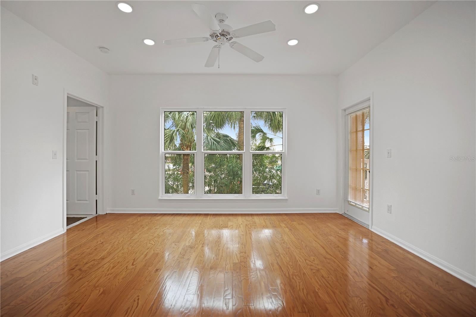 RESIDENCE AT RENAISSANCE - Residential Lease