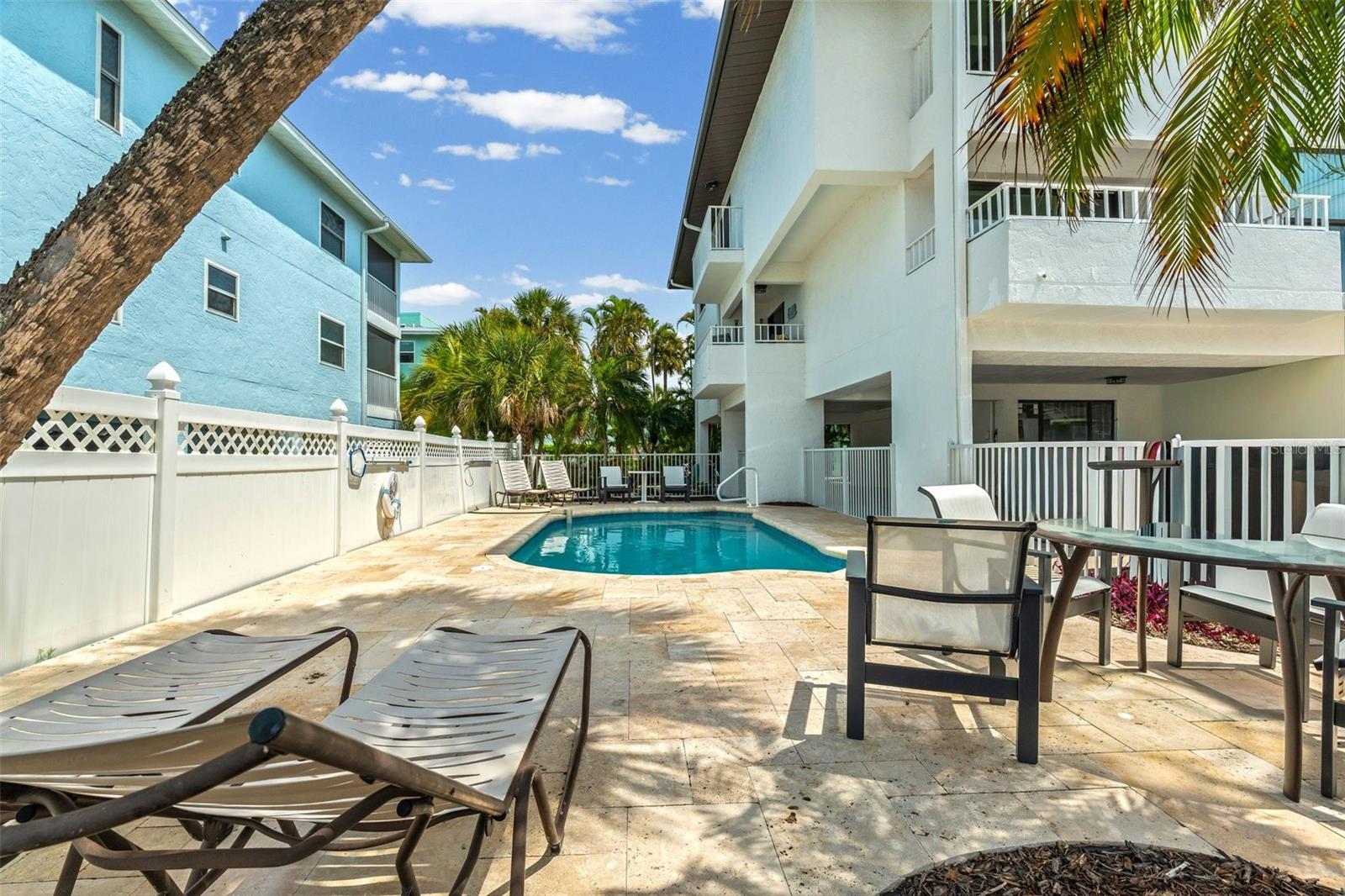 GULF VIEW TWNHS - Residential